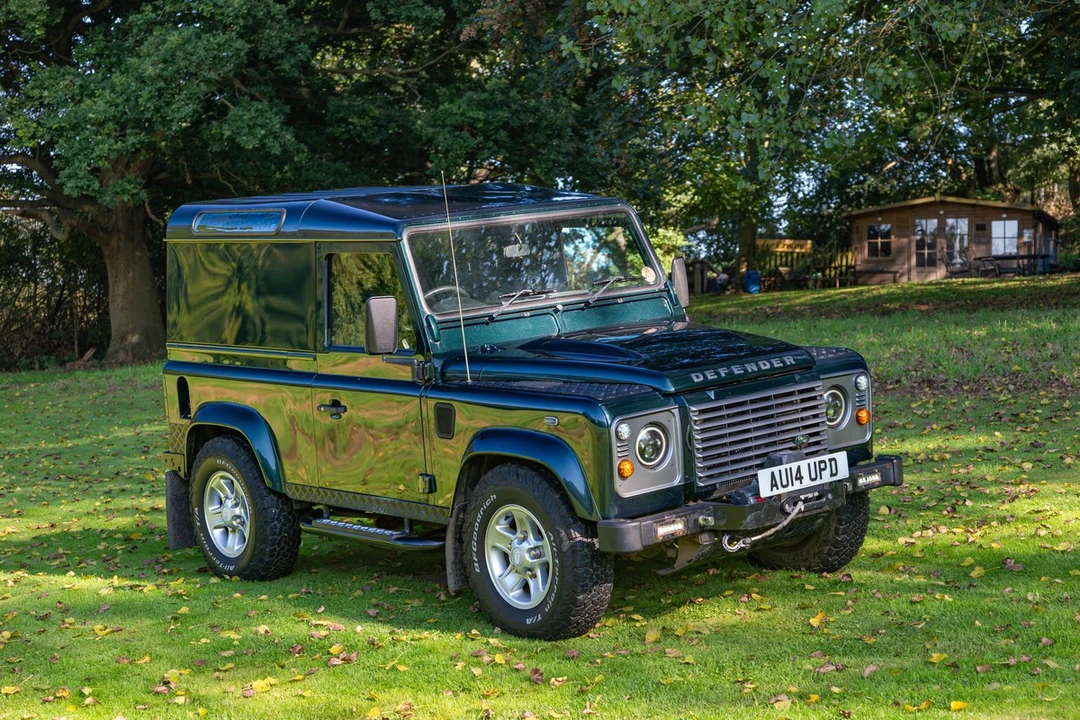 2014 Land Rover Defender 90 - Image 9 of 30