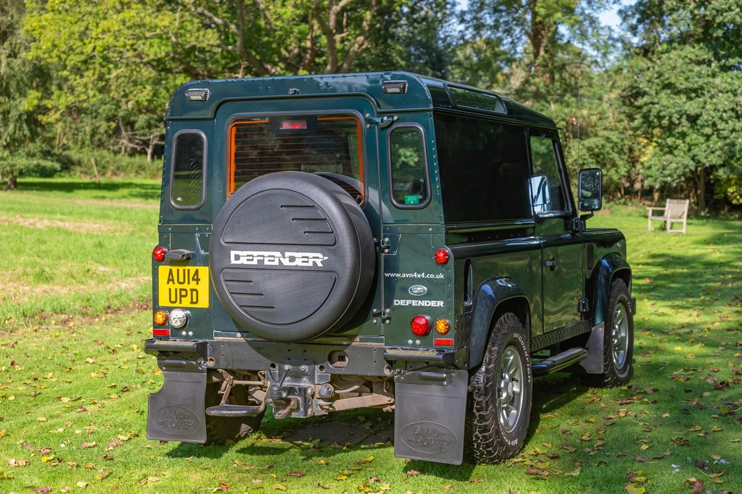 2014 Land Rover Defender 90 - Image 12 of 30