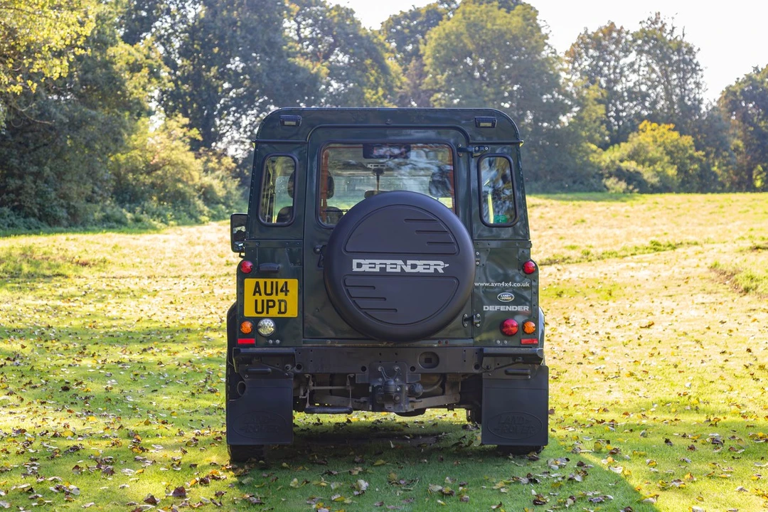 2014 Land Rover Defender 90 - Image 13 of 30