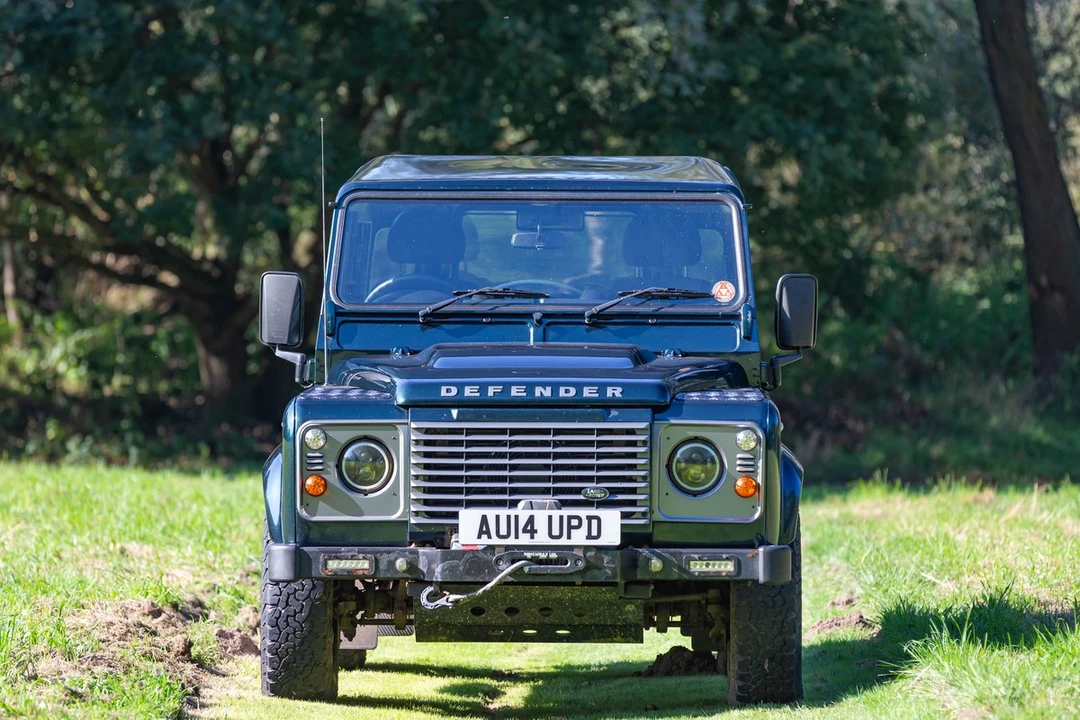 2014 Land Rover Defender 90 - Image 19 of 30