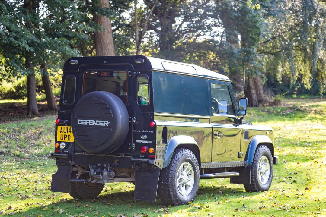 2014 Land Rover Defender 90 - Image 21 of 30