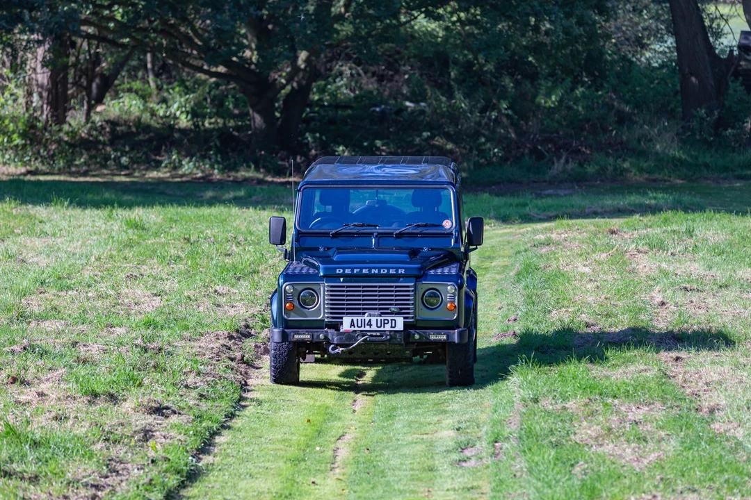 2014 Land Rover Defender 90 - Image 25 of 30