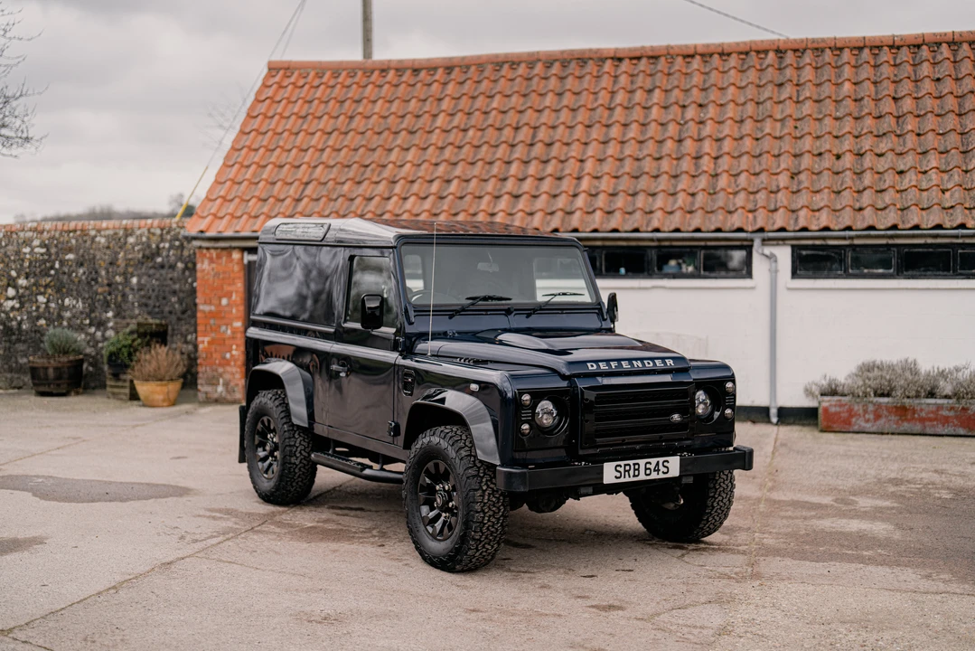 2014 Land Rover Defender 90 - Image 4 of 31