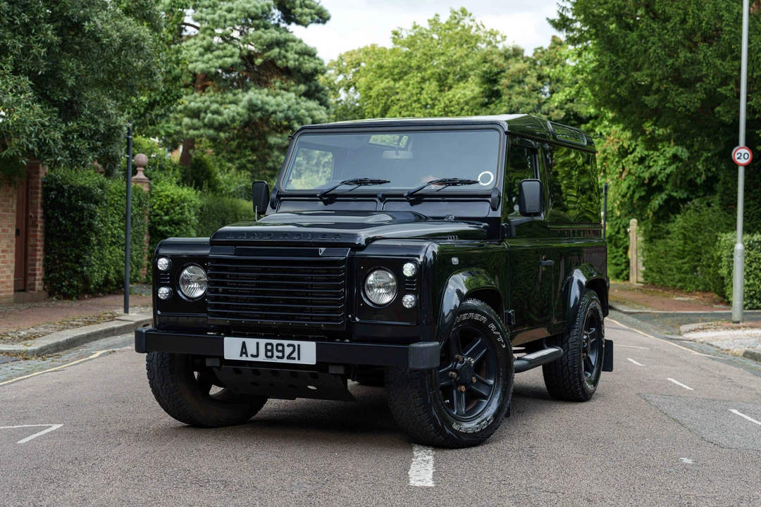 2014 Land Rover Defender 90 - Image 3 of 31