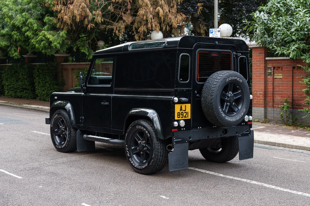 2014 Land Rover Defender 90 - Image 4 of 31