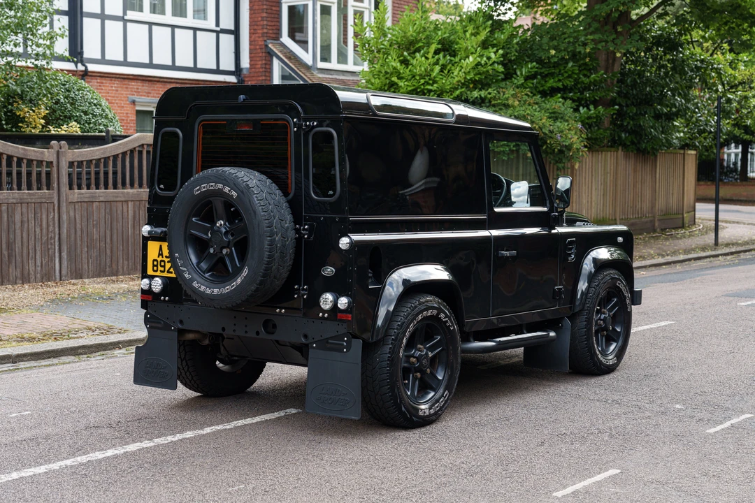 2014 Land Rover Defender 90 - Image 6 of 31