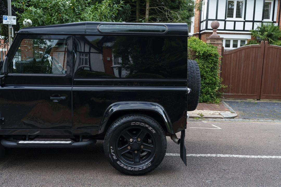 2014 Land Rover Defender 90 - Image 13 of 31