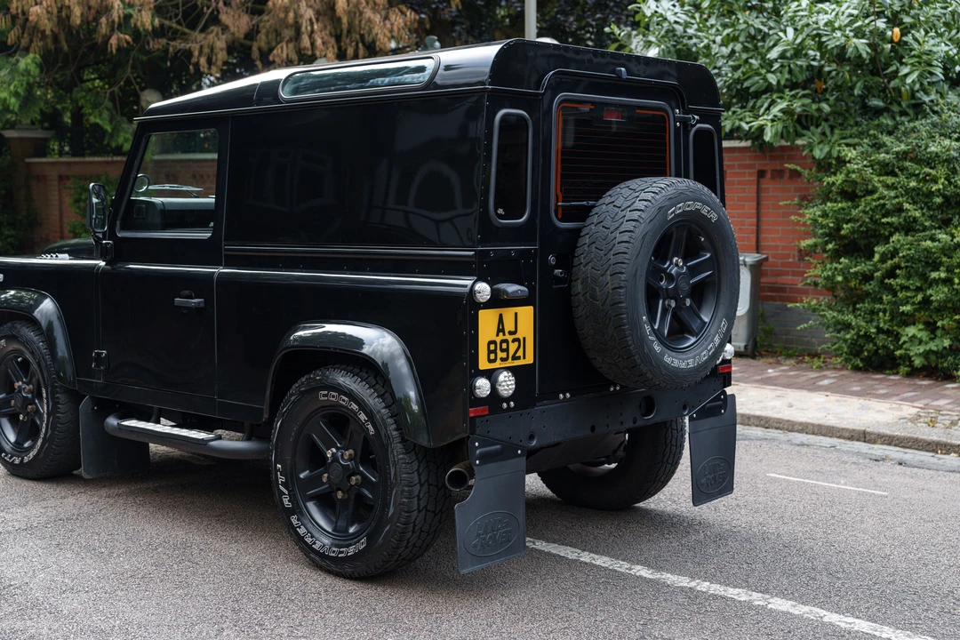 2014 Land Rover Defender 90 - Image 14 of 31