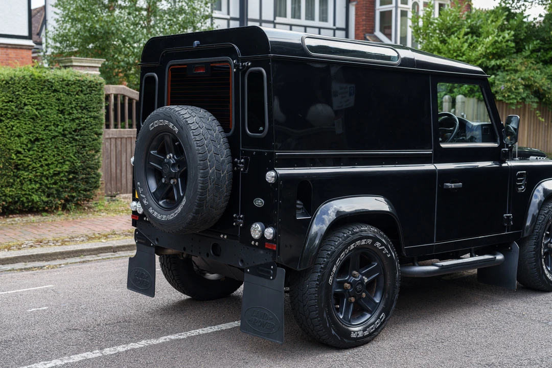 2014 Land Rover Defender 90 - Image 15 of 31