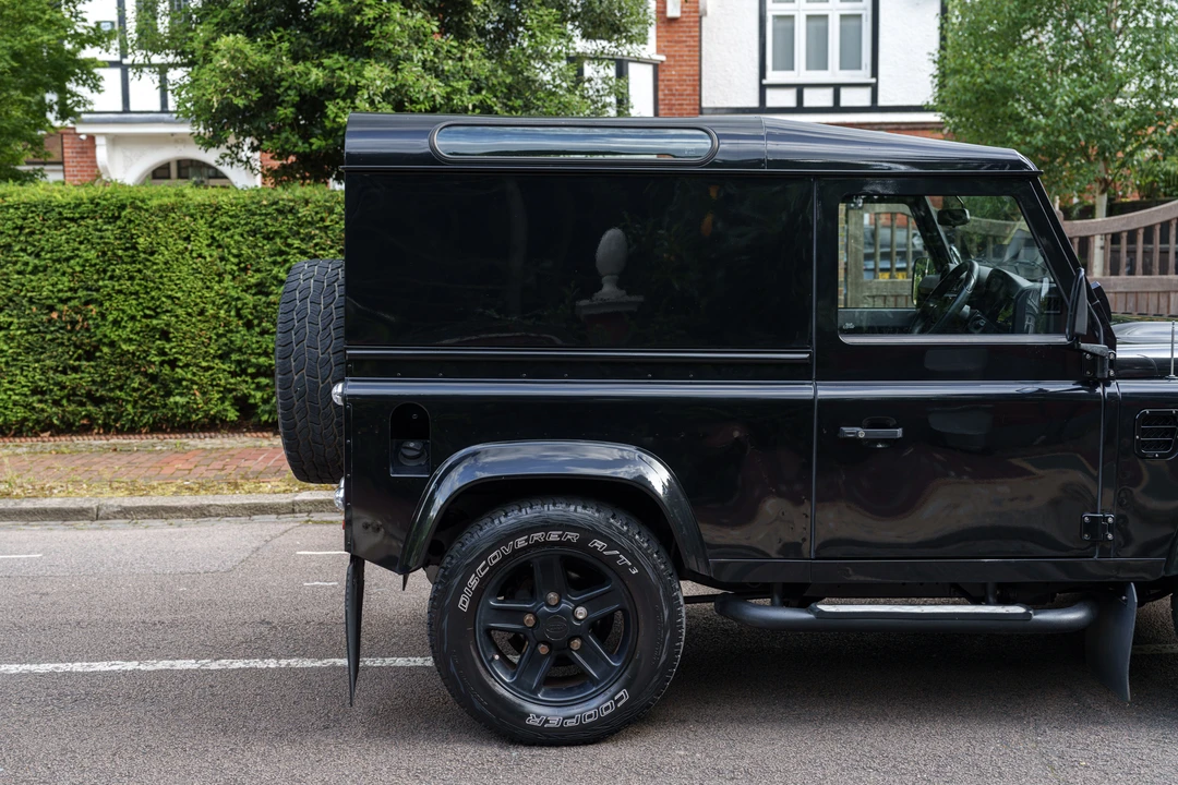 2014 Land Rover Defender 90 - Image 16 of 31