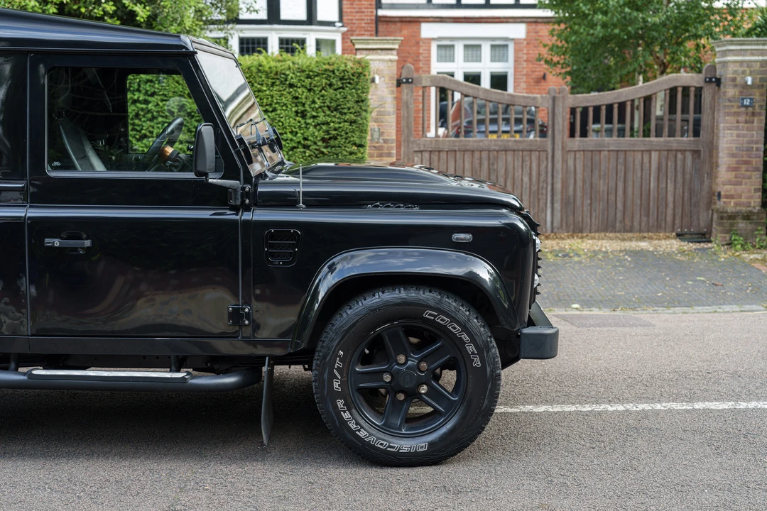 2014 Land Rover Defender 90 - Image 17 of 31