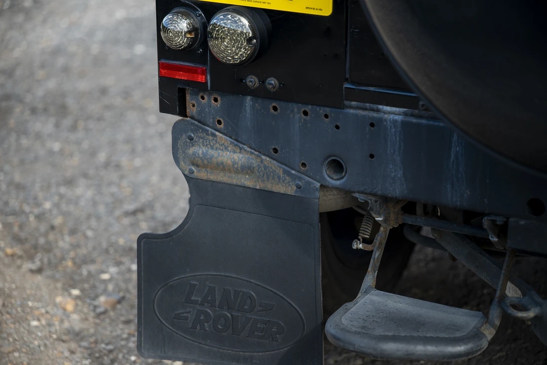 2014 Land Rover Defender 90 - Image 13 of 31