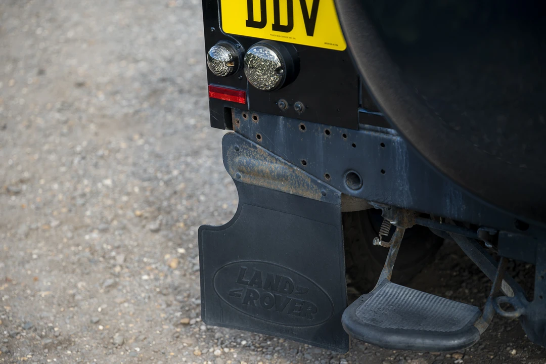 2014 Land Rover Defender 90 - Image 17 of 31