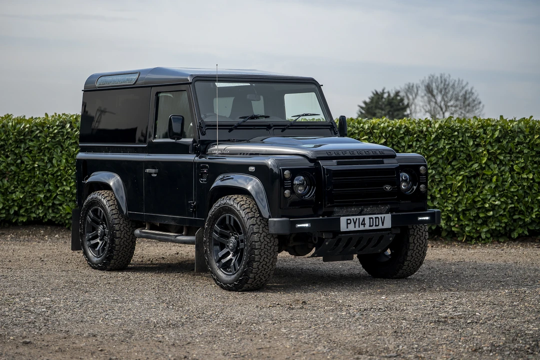 2014 Land Rover Defender 90 - Image 9 of 31