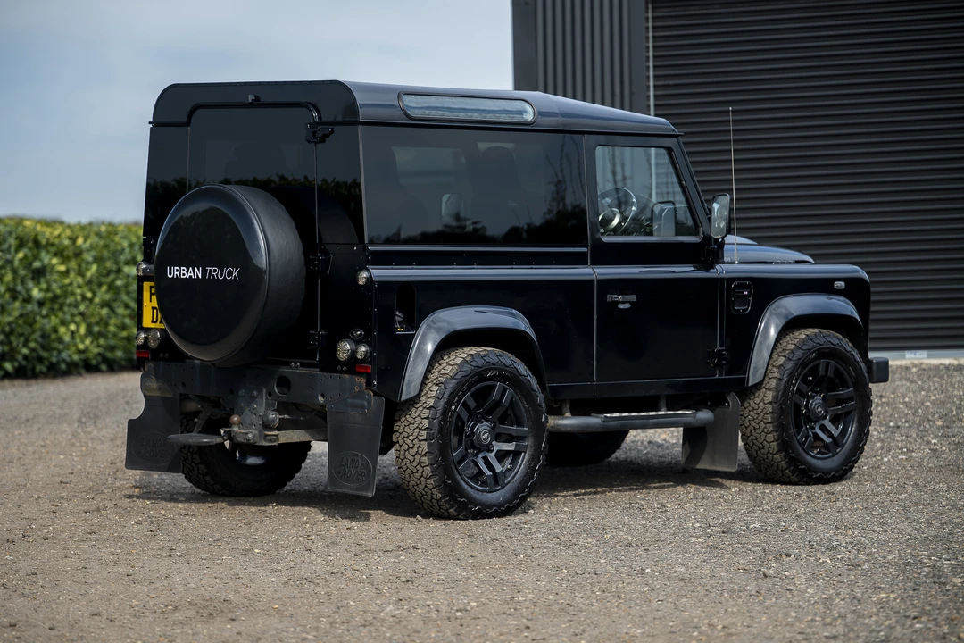 2014 Land Rover Defender 90 - Image 7 of 31