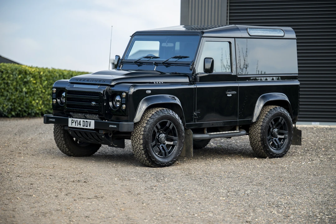 2014 Land Rover Defender 90 - Image 3 of 31