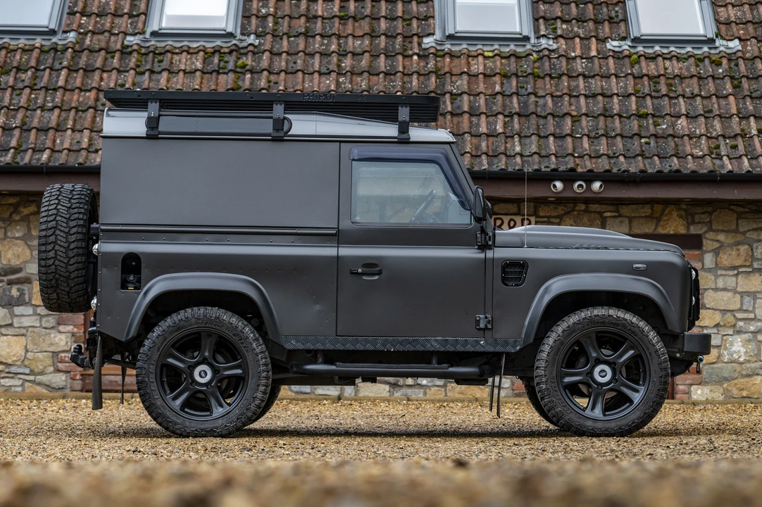 2014 Land Rover Defender 90 - Image 4 of 31