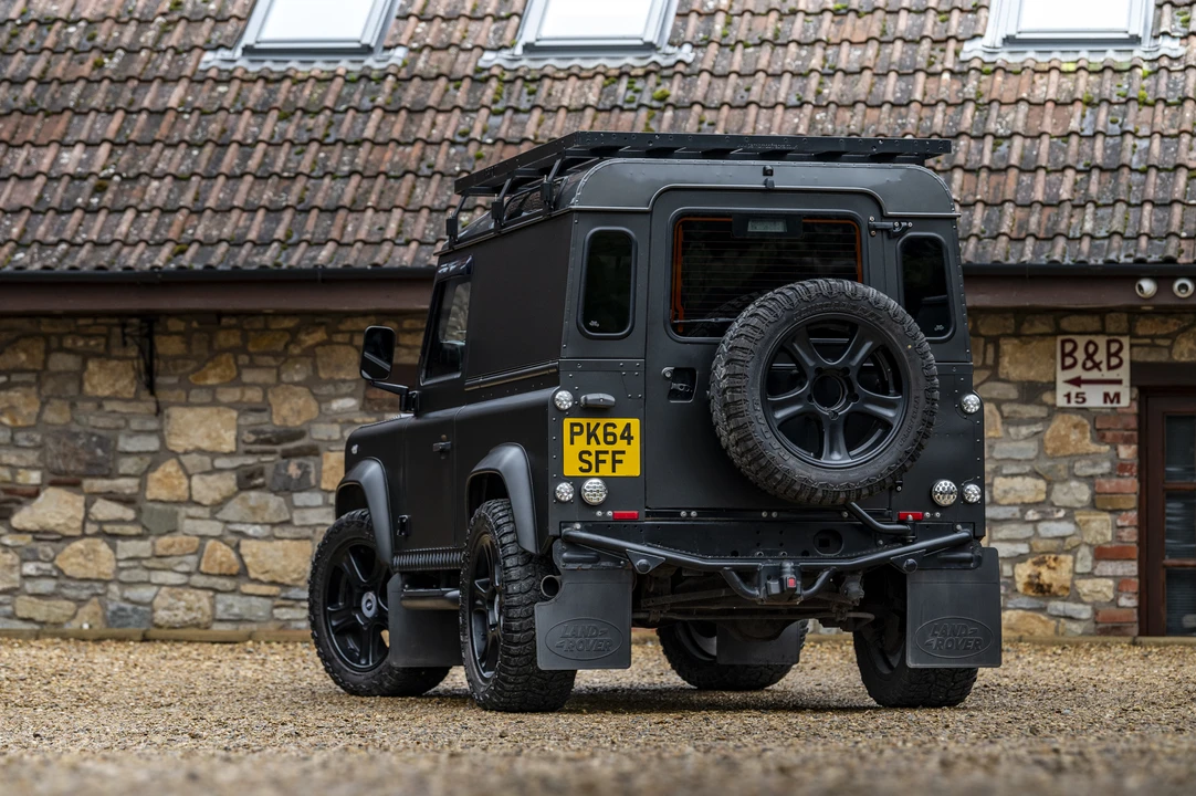 2014 Land Rover Defender 90 - Image 16 of 31
