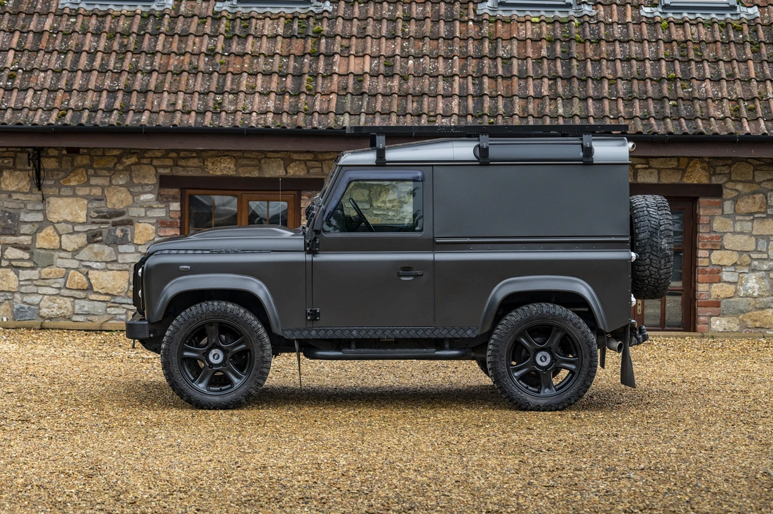 2014 Land Rover Defender 90 - Image 8 of 31