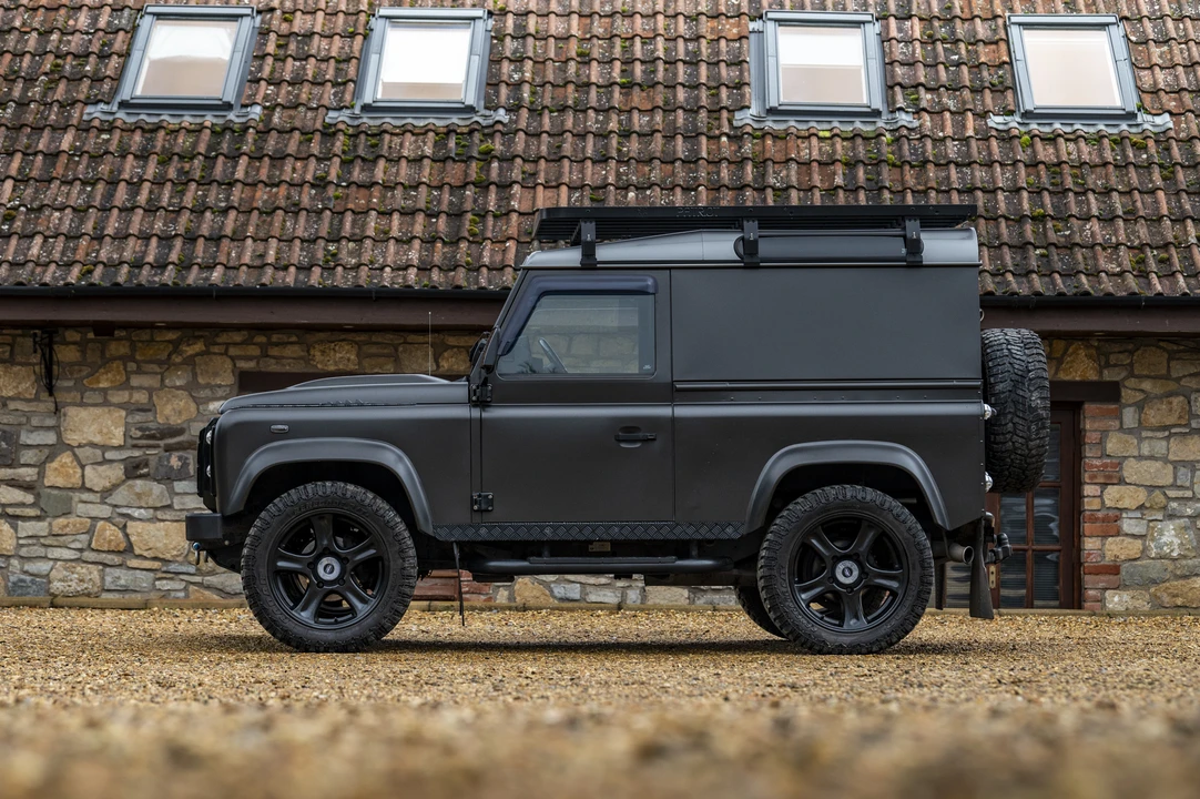 2014 Land Rover Defender 90 - Image 24 of 31