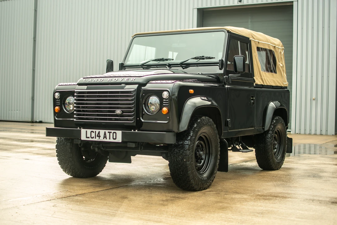 2014 Land Rover Defender 90 - Image 9 of 31