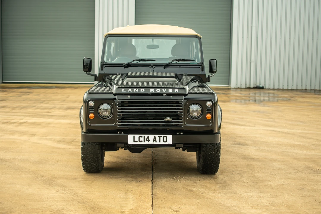 2014 Land Rover Defender 90 - Image 8 of 31