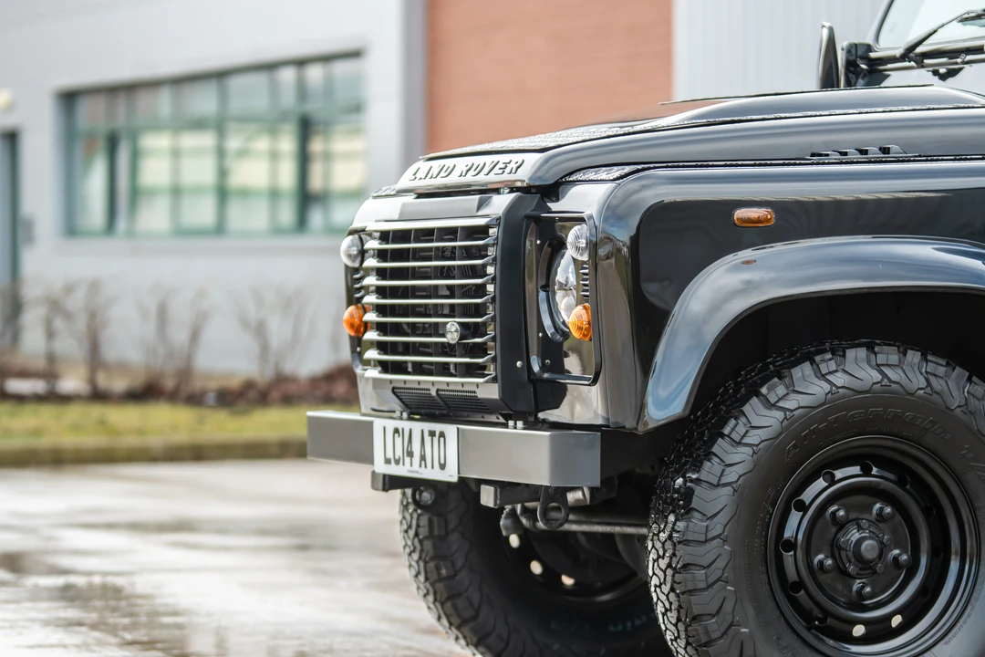2014 Land Rover Defender 90 - Image 25 of 31