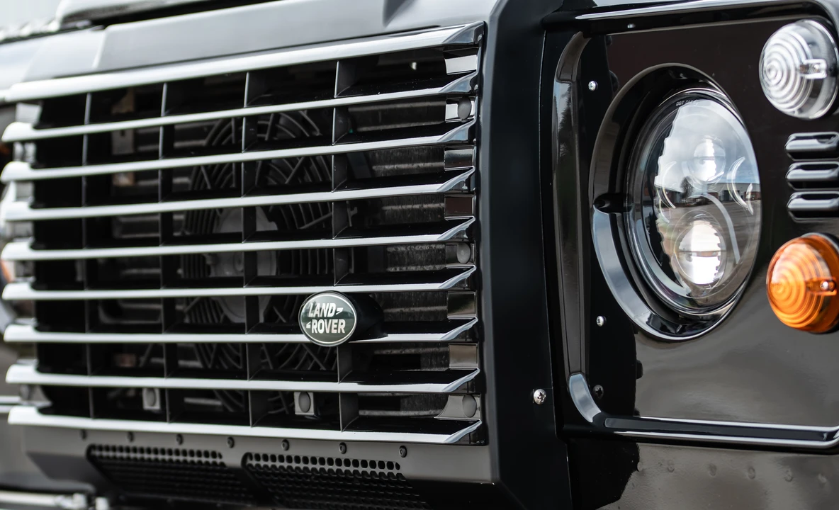 2014 Land Rover Defender 90 - Image 28 of 31