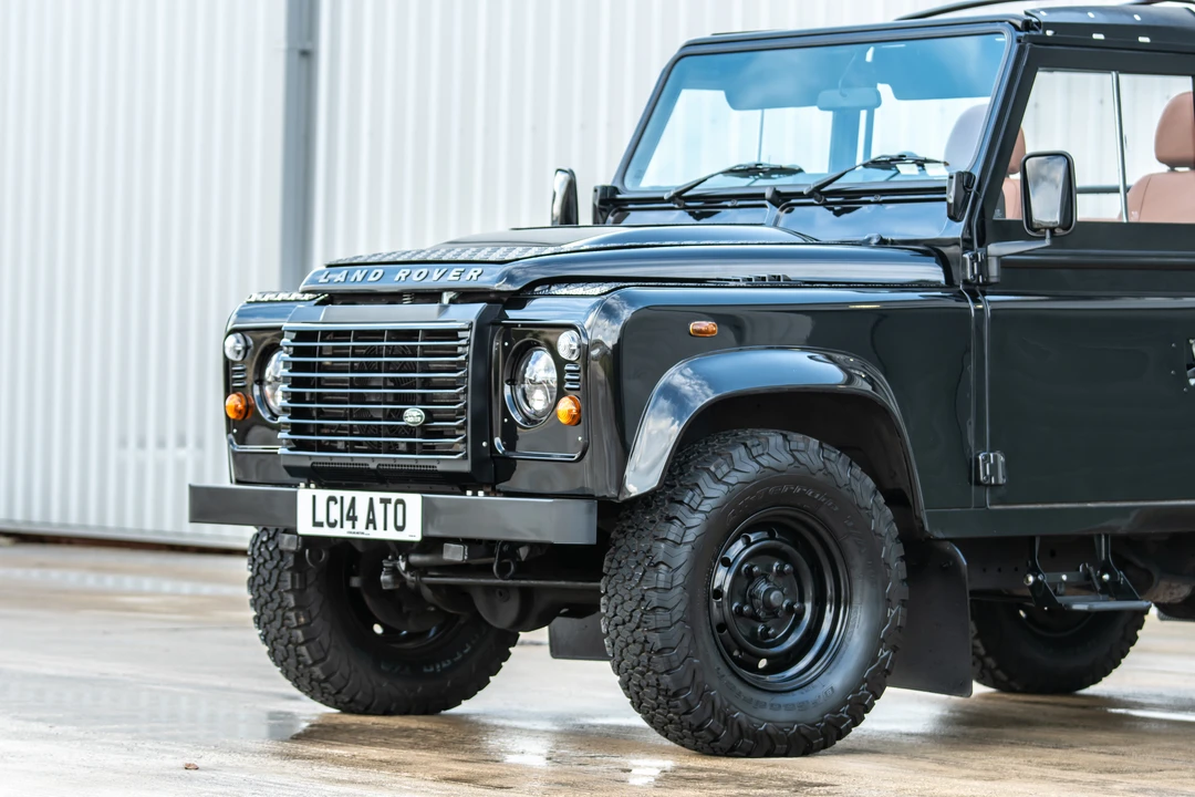 2014 Land Rover Defender 90 - Image 29 of 31