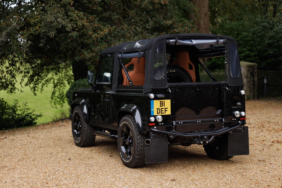 2014 Land Rover Defender 90 - Image 7 of 31