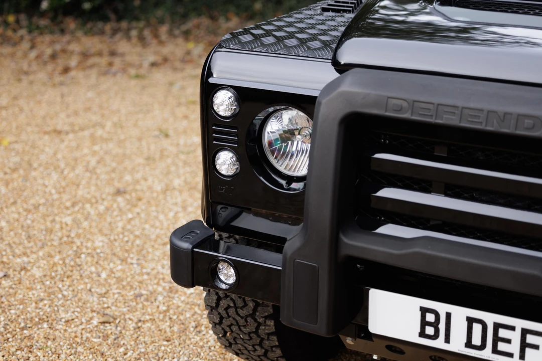 2014 Land Rover Defender 90 - Image 13 of 31