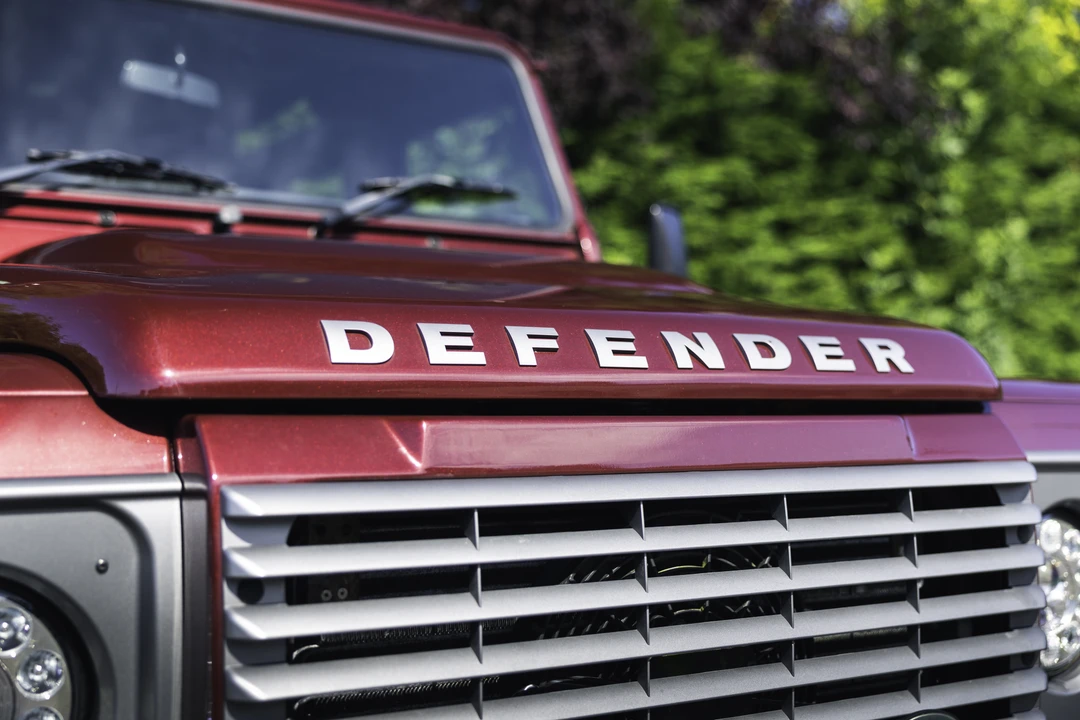 2014 Land Rover Defender 90 - Image 19 of 31