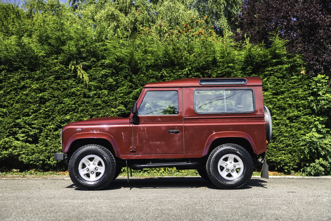 2014 Land Rover Defender 90 - Image 8 of 31