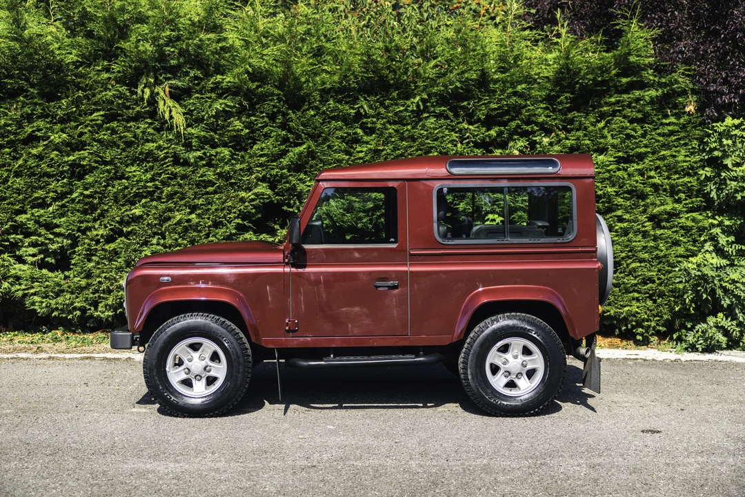 2014 Land Rover Defender 90 - Image 16 of 31