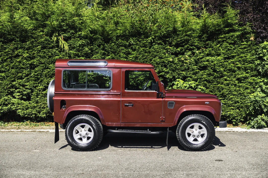 2014 Land Rover Defender 90 - Image 12 of 31