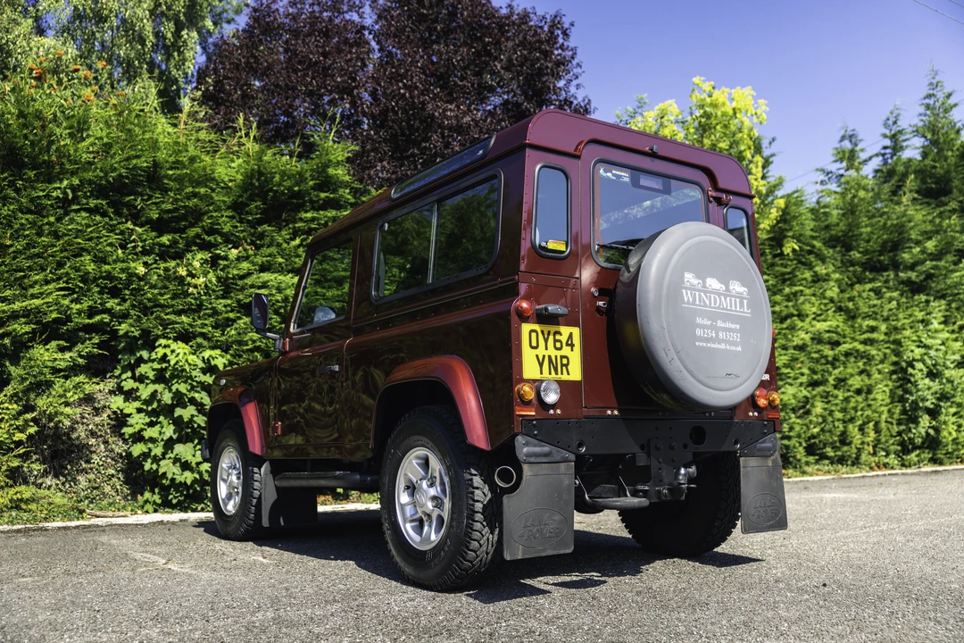 2014 Land Rover Defender 90 - Image 7 of 31