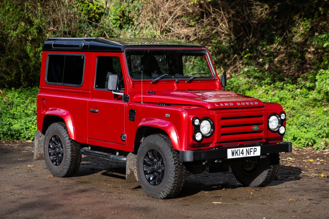2014 Land Rover Defender 90 - Image 2 of 31