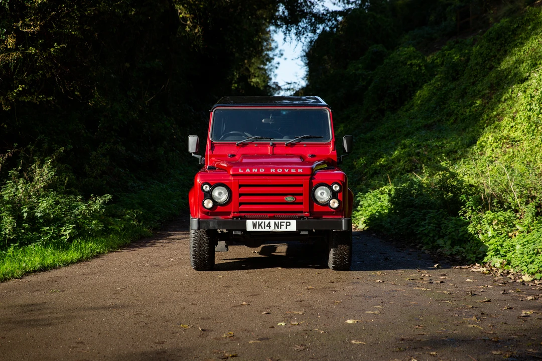 2014 Land Rover Defender 90 - Image 3 of 31