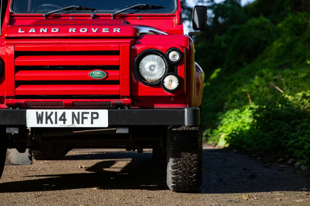 2014 Land Rover Defender 90 - Image 22 of 31