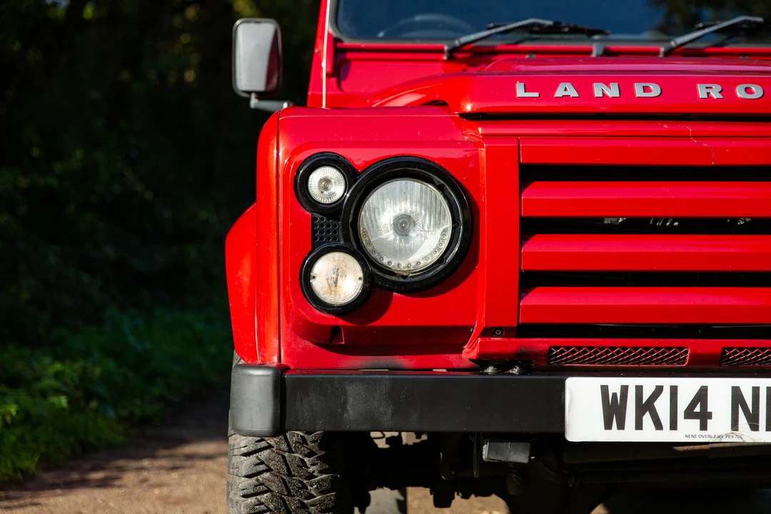 2014 Land Rover Defender 90 - Image 23 of 31