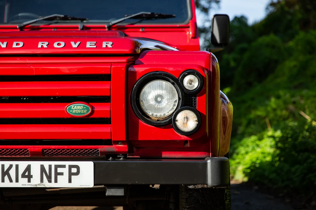 2014 Land Rover Defender 90 - Image 24 of 31