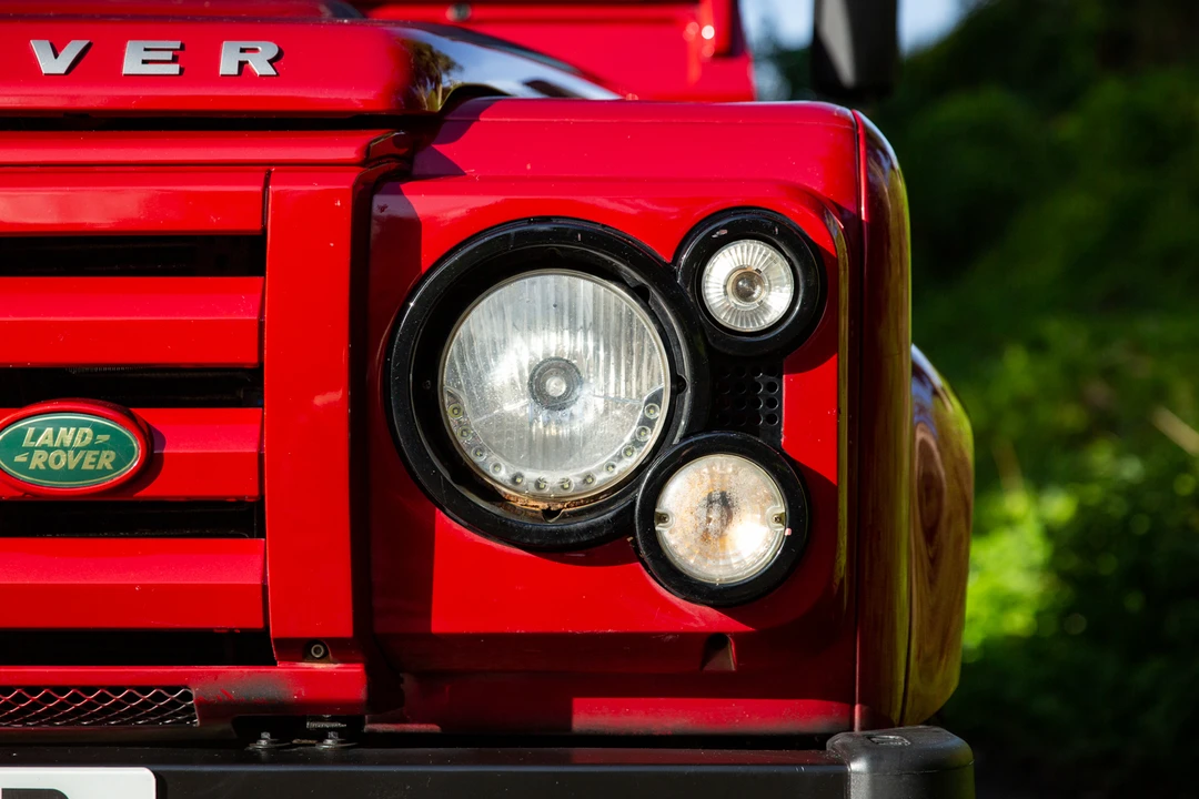 2014 Land Rover Defender 90 - Image 25 of 31