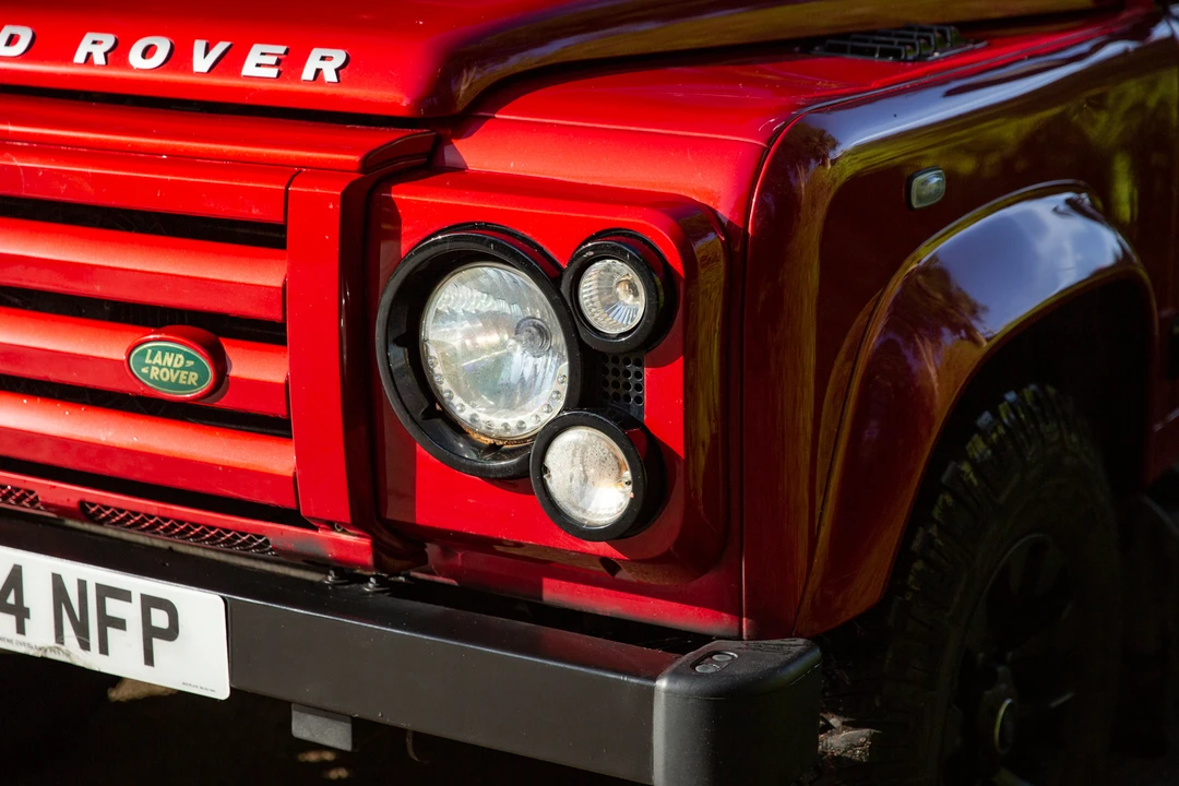 2014 Land Rover Defender 90 - Image 28 of 31
