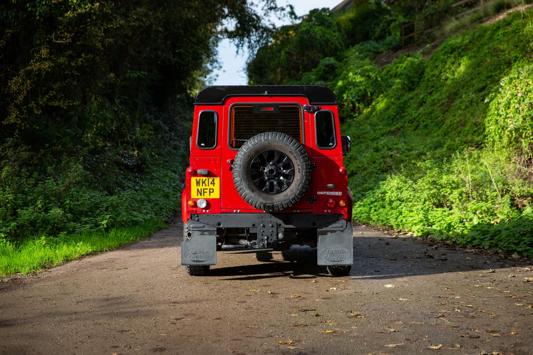 2014 Land Rover Defender 90 - Image 15 of 31
