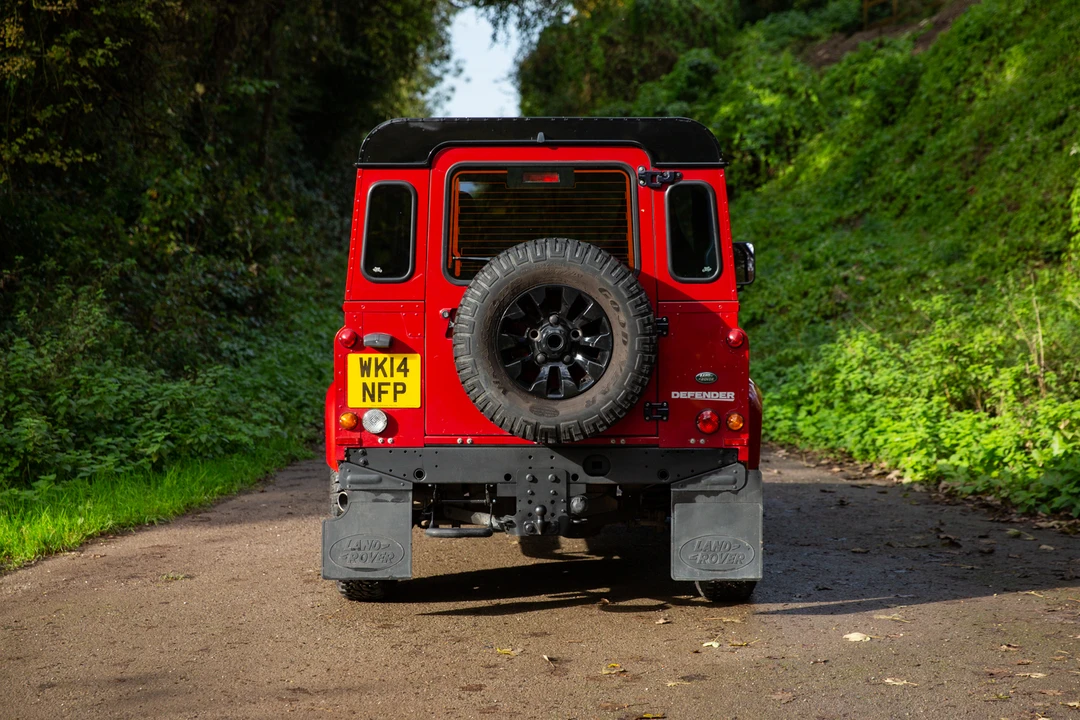 2014 Land Rover Defender 90 - Image 7 of 31