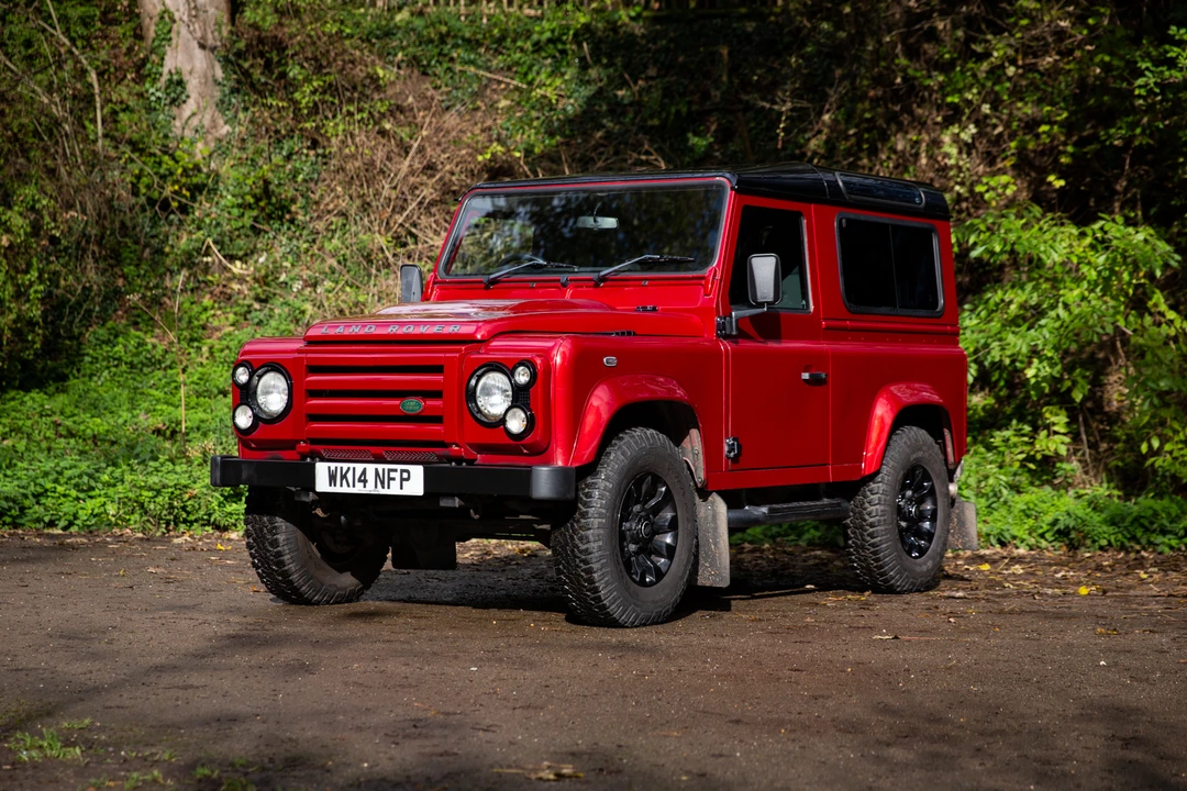 2014 Land Rover Defender 90 - Image 4 of 31