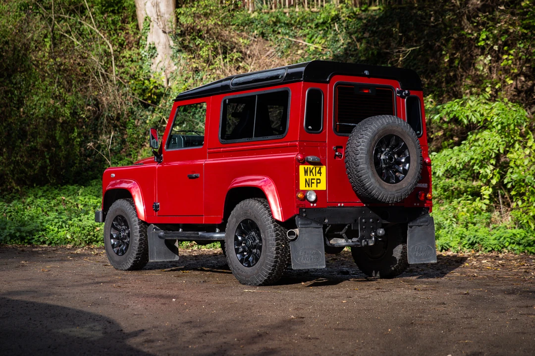 2014 Land Rover Defender 90 - Image 14 of 31