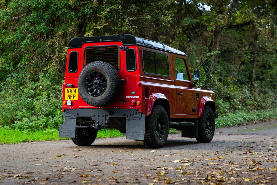 2014 Land Rover Defender 90 - Image 16 of 31