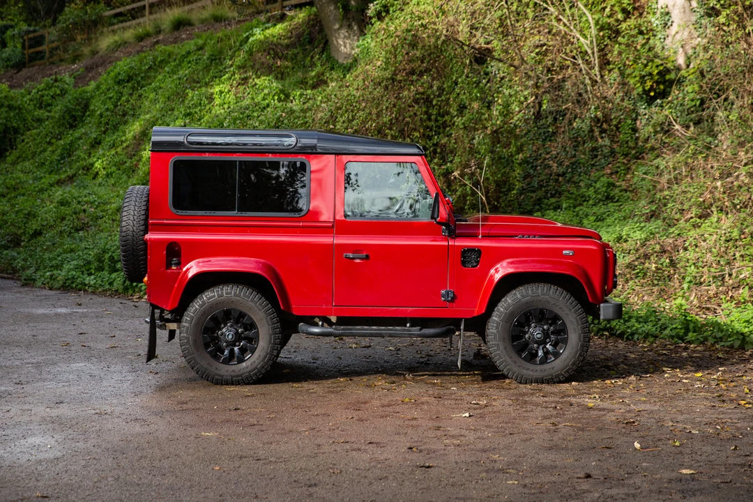2014 Land Rover Defender 90 - Image 9 of 31