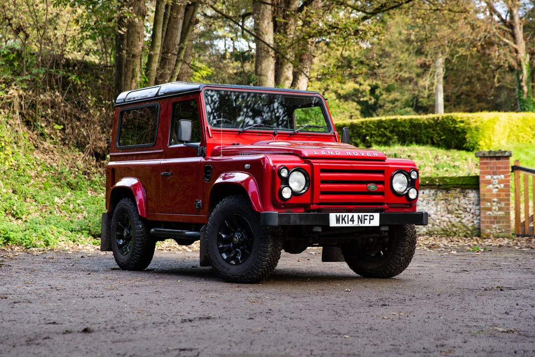 2014 Land Rover Defender 90 - Image 10 of 31